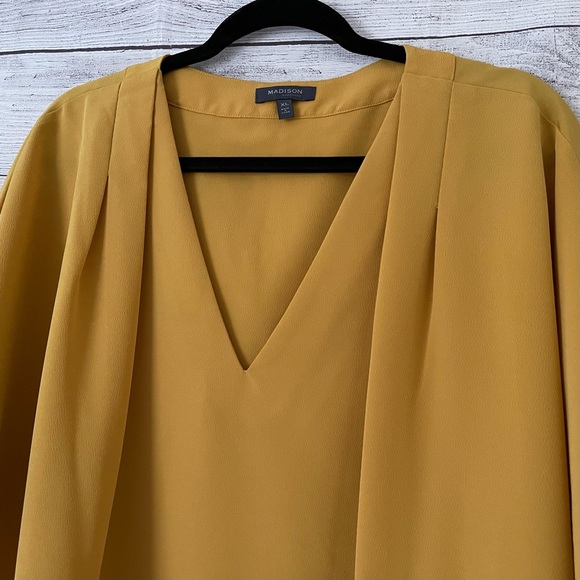 Madison Blouse - Picture 10 of 12